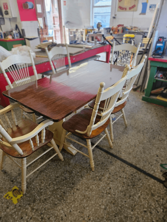 Solid mahogany country kitchen table + 6 chairs